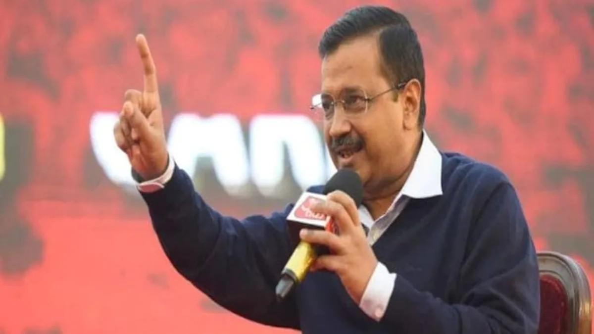 अनुमान के मुताबिक केजरीवाल को MCD में बंपर बढ़त