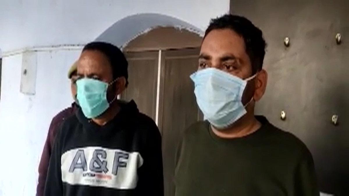 पुलिस की गिरफ्त में आरोपी पुलिस वाला और उसका साथी