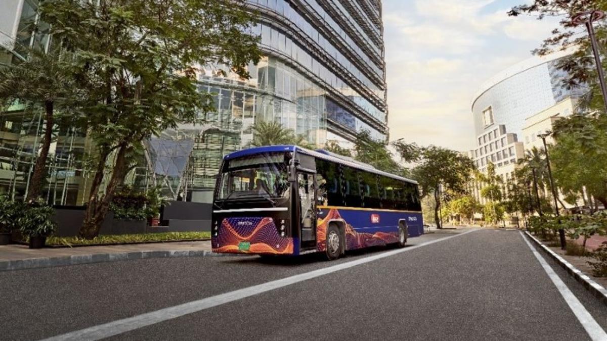 Electric premium bus service in Mumbai (Photo-Paras Dama)