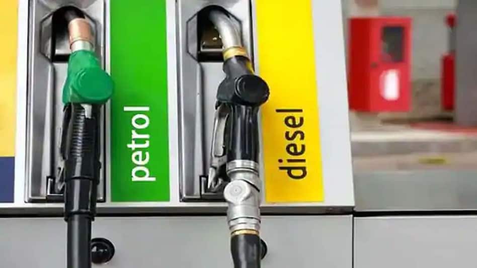 Petrol Diesel Price Today: पेट्रोल-डीजल के दाम हो गए अपडेट, जानें आपके शहर में आज क्या है एक लीटर का रेट - Petrol Price Updates Today 19 december 2022 Diesel rate Delhi