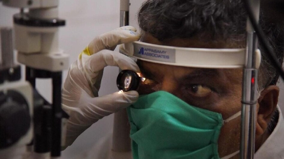 कोरोना के कहर के बीच गाजियाबाद में मिला ब्लैक और व्हाइट फंगस का पहला केस - first case black fungus & white fungus reported from Harsh hospital Ghaziabad ntc - AajTak