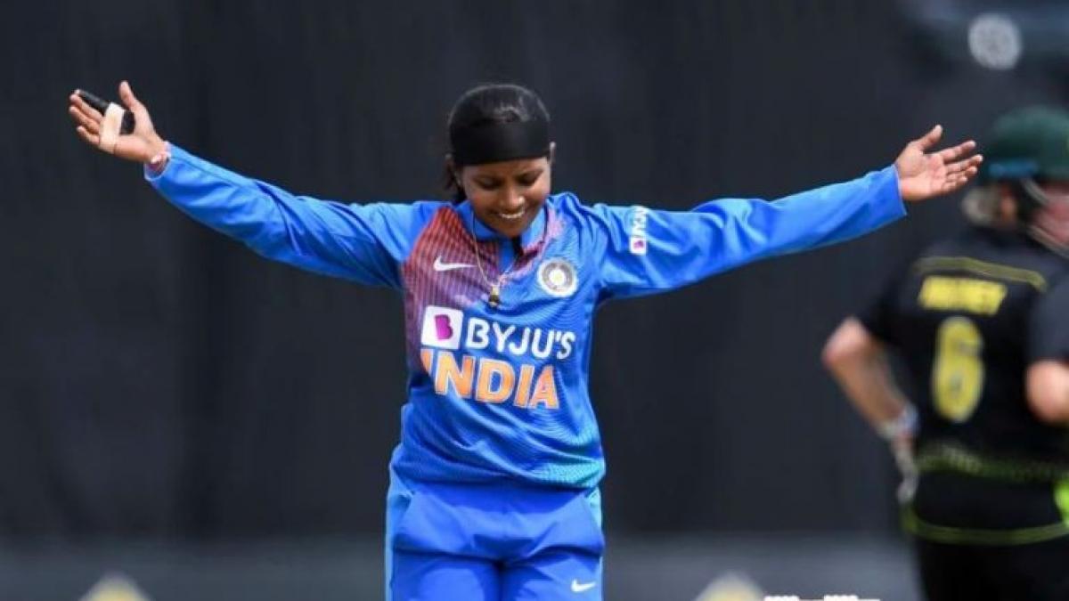 Rajeshwari Gayakwad: स्टार क्रिकेटर ने सुपरमार्केट में खोया आपा, दोस्तों ने स्टाफ पर किया हमला