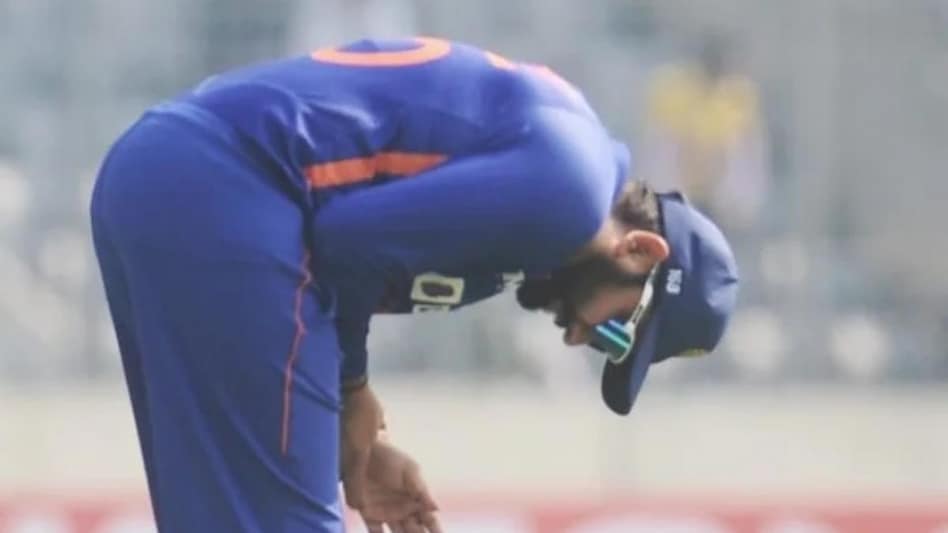 Rohit Sharma Injury Update: रोहित शर्मा को बीच मैच में ले जाना पड़ा  अस्पताल, क्या सीरीज़ से होंगे बाहर? - Rohit Sharma injury update hospital  scan finger injury india vs Bangladesh 2nd