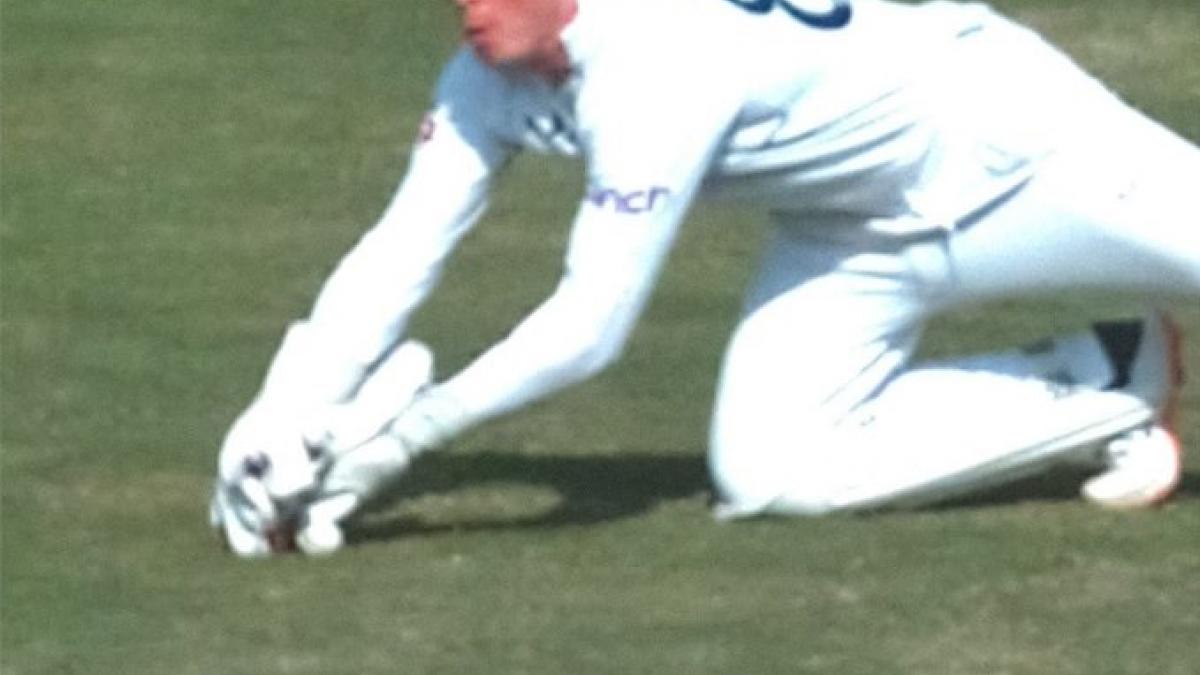 सऊद शकील के विकेट पर हुआ विवाद