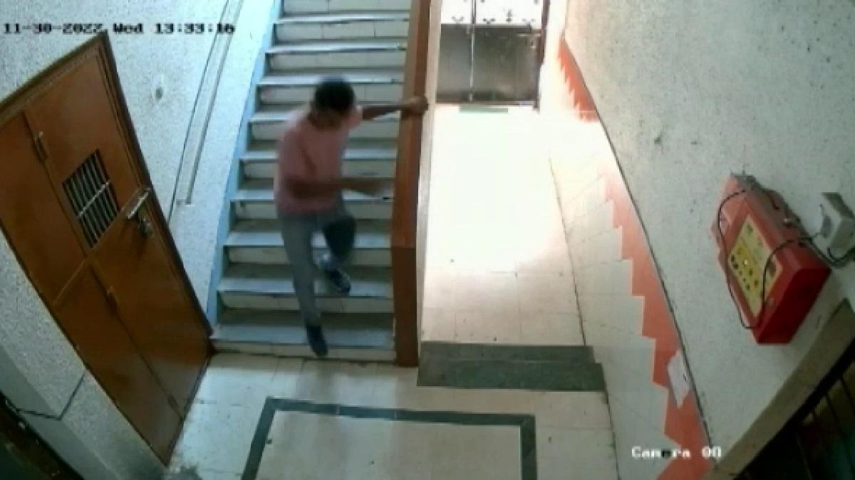 पत्नी के ऑफिस गया, बाहर बुलाया... जूस में जहर मिलाकर पिलाया, हैरान कर देगा मामला