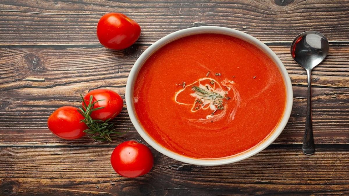 Shorba Recipe सूप पीकर हो गए हैं बोर? ट्राई करें ढ़ाबा स्टाइल टमाटर का