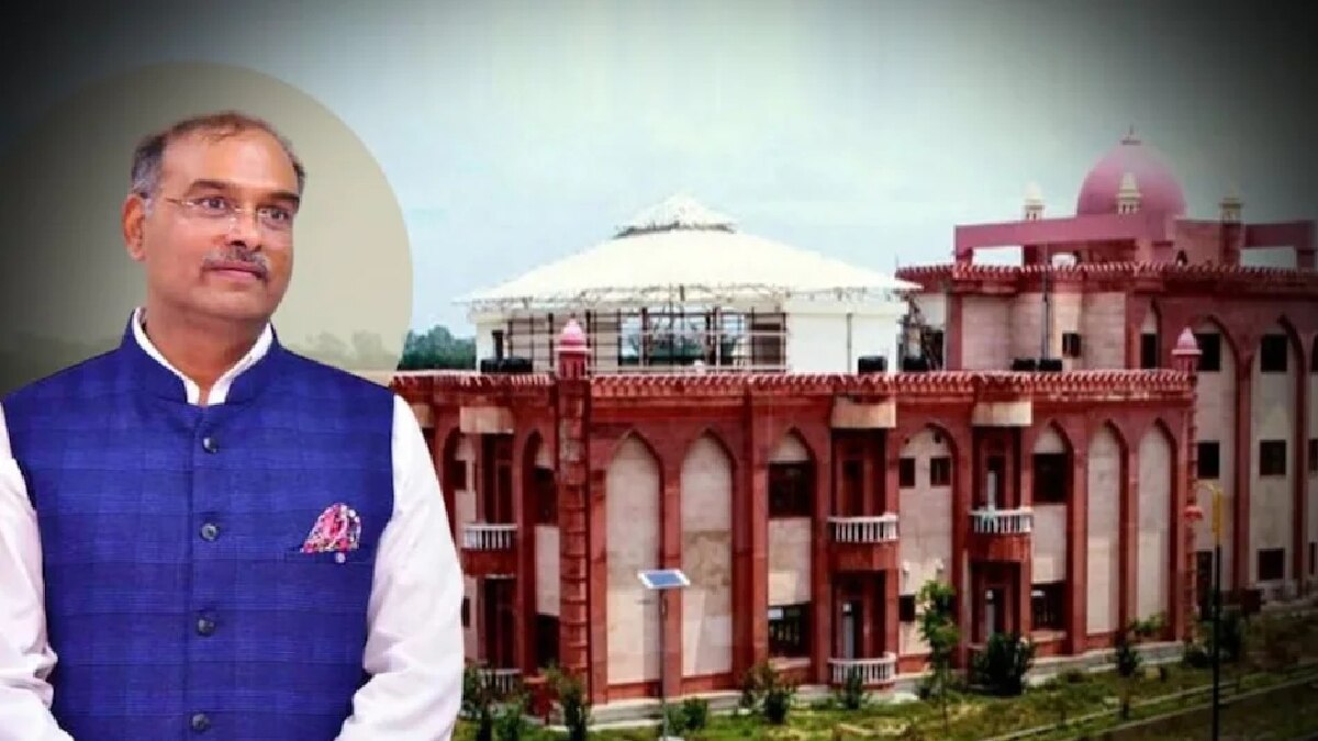 प्रोफेसर विनय पाठक (फाइल फोटो)