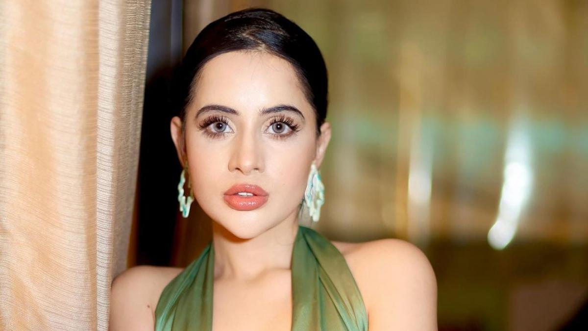 उर्फी जावेद की बॉडी का हुआ बुरा हाल, फोटो शेयर कर बोलीं- जब भी मैं पूरे कपड़े पहनती हूं...