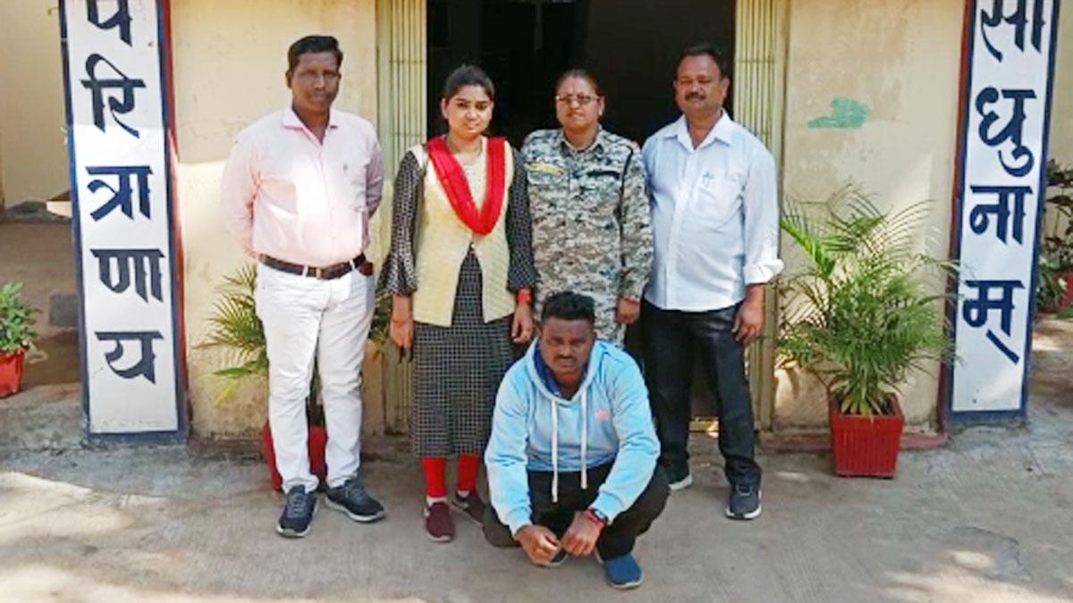 रेप के आरोपी को पुलिस ने किया गिरफ्तार (फोटो-आजतक)