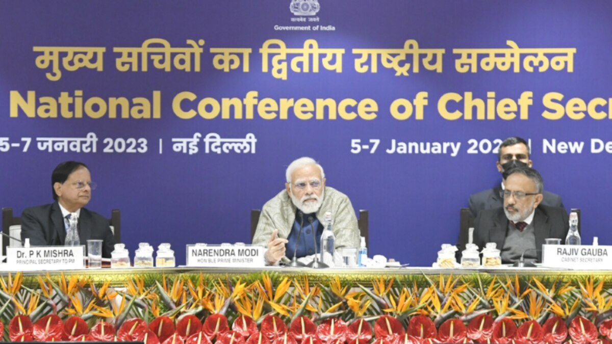 'बेस्ट लोकल प्रोडक्ट को दिलाएं पहचान,' मुख्य सचिवों के सम्मेलन में बोले PM मोदी