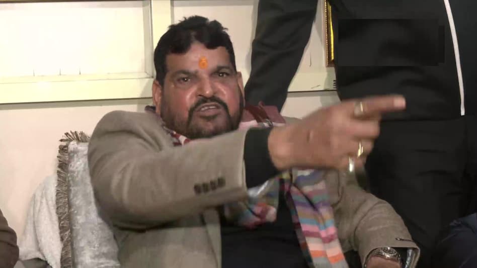 рдЕрдЧрд░ рдЖрд░реЛрдк рд╕рдЪ рдирд┐рдХрд▓реЗ рддреЛ рдлрд╛рдВрд╕реА рдкрд░ рд▓рдЯрдХрдиреЗ рдХреЛ рддреИрдпрд╛рд░,' рдмреЛрд▓реЗ рдХреБрд╢реНрддреА рдорд╣рд╛рд╕рдВрдШ рдХреЗ рдЕрдзреНрдпрдХреНрд╖ рдмреГрдЬрднреВрд╖рдг рд╢рд░рдг - Will hang myself if allegations against me are true Wrestling Federation of India president