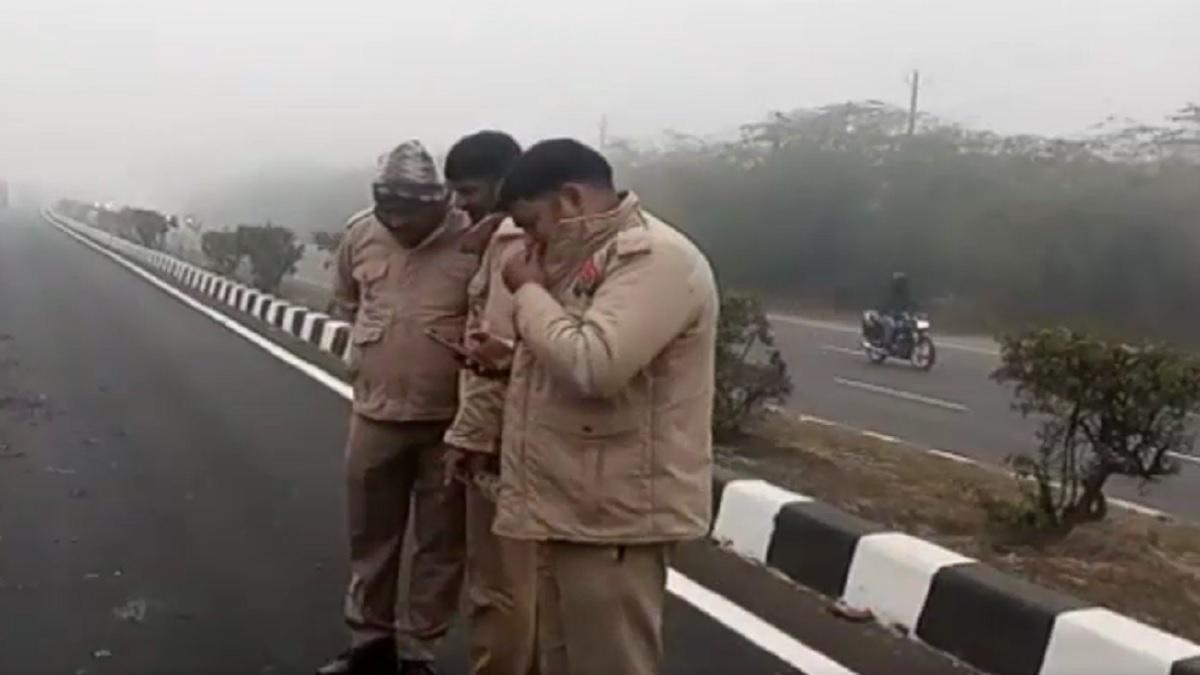 दिल्ली-कानपुर हाईवे पर युवक की सड़क हादसे में मौत.