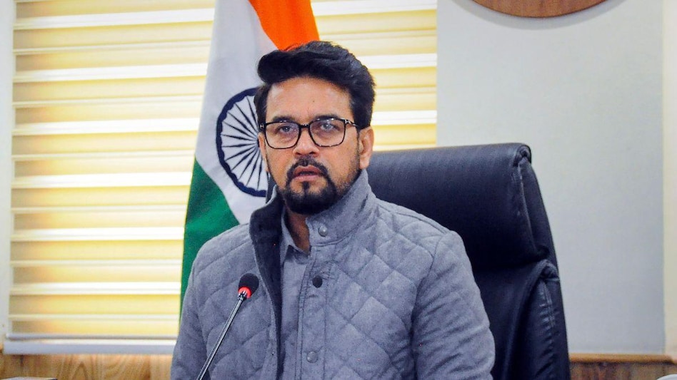 कमेटी एक महीने में जांच कर देगी रिपोर्ट', WFI और पहलवानों के बीच विवाद पर बोले अनुराग ठाकुर - Union Sports Minister Anurag Thakur tussle between WFI and wrestlers Mary Kom committee