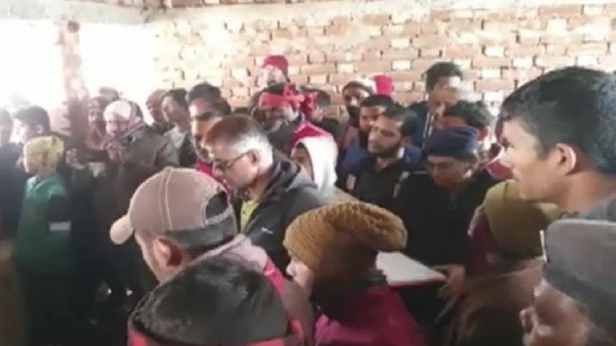 बिहार: सेना में भर्ती की तैयारी कर रहे युवक की घर के पास मिली लाश, परिजनों ने कहा- हत्या कर शव को लटकाया