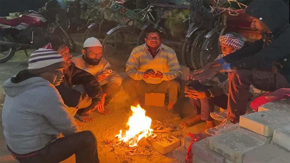 Delhi Weather: पहाड़ों से ठंडा दिल्ली का मौसम, मसूरी और नैनीताल से भी नीचे पहुंचा पारा