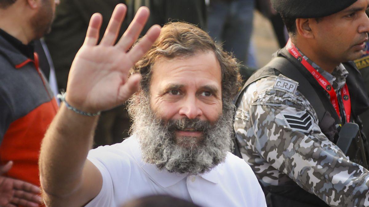 जम्मू-कश्मीर में भारत जोड़ो यात्रा फिर शुरू, राहुल गांधी को मिला महबूबा मुफ्ती का साथ