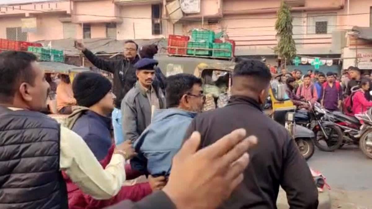 गुजरात जूनियर क्लर्क पेपर लीक मामले में ATS ने 15 संदिग्धों को हिरासत में लिया ATS detains 15 suspects in Gujarat junior clerk paper leak case