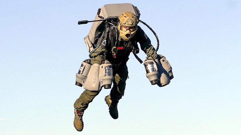 Indian Army Tests For Jet Packs Made By A Bengaluru Start Up : Aim For Enhanced Surveillence At LAC 87 भारतीय सेना को मिलेगा Jetpack Suit, मोर्चे पर उड़ते नजर आएंगे जवान - indian army to buy 48 jetpack suits for surveillance tstrd - AajTak