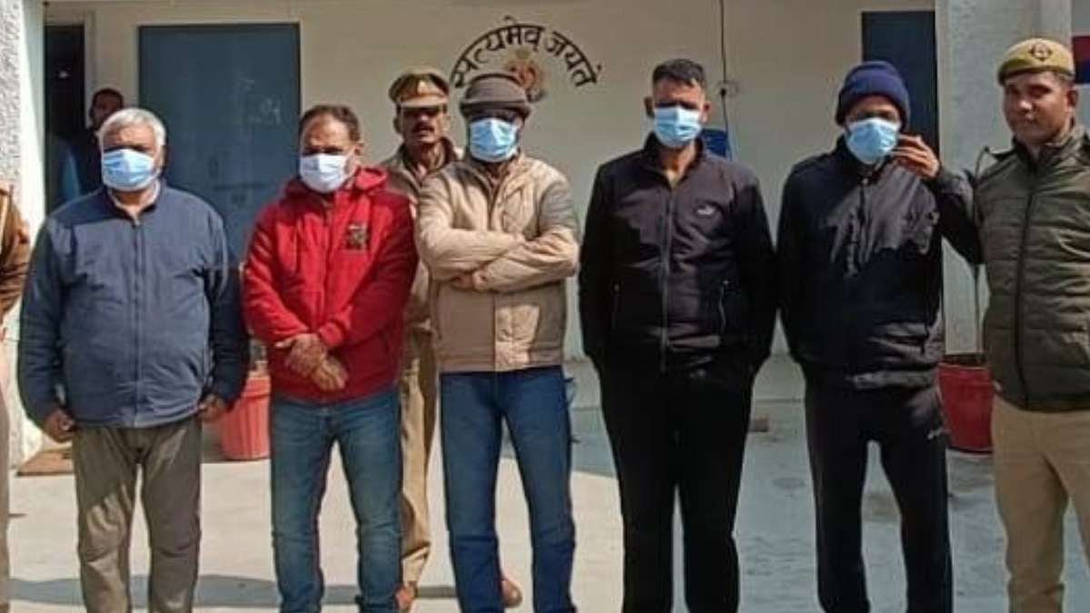 रामचरितमानस की प्रतियां जलाने के आरोप में पुलिस ने 5 लोगों को गिरफ्तार कर लिया है