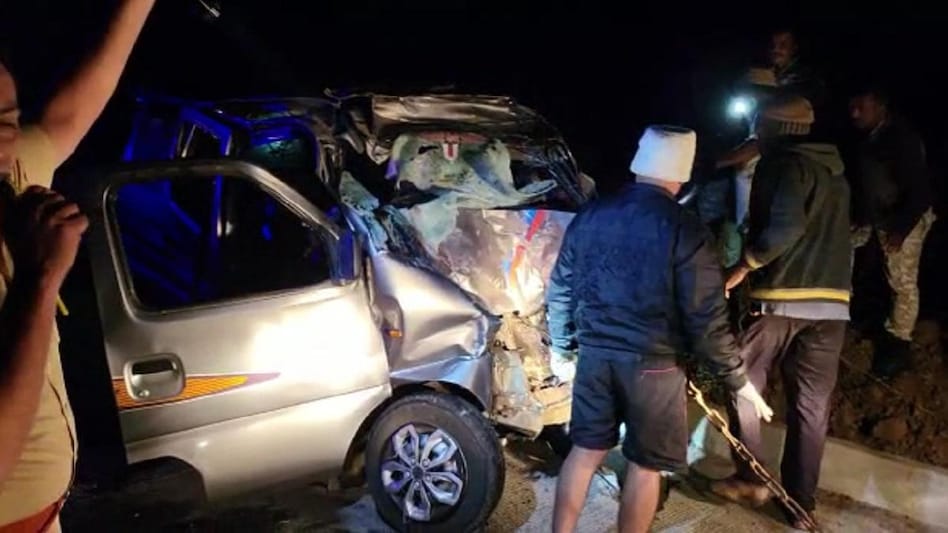 मुंबई- गोवा हाईवे पर दुर्घटना का तस्वीर