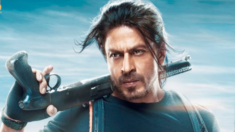 Pathaan Tickets Price: रिलीज से पहले 'पठान' की दहाड़, 2400 रुपये में बिक रहा टिकट, शो हाउसफुल - Shah Rukh Khan Pathaan movie tickets sell for Rs 2400 at gurugram ambience mall