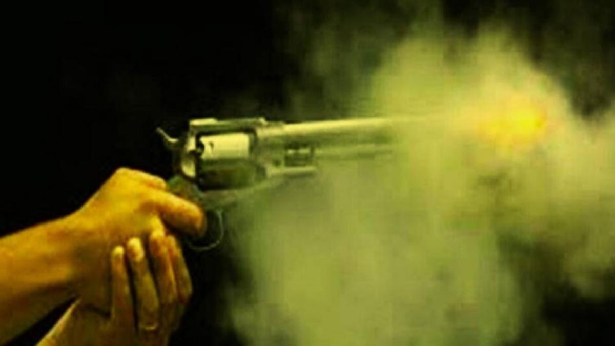 दिल्ली: पुलिसकर्मी पर हमले का आरोपी बदमाश 6 घंटे के भीतर गिरफ्तार, एनकाउंटर में लगी गोली