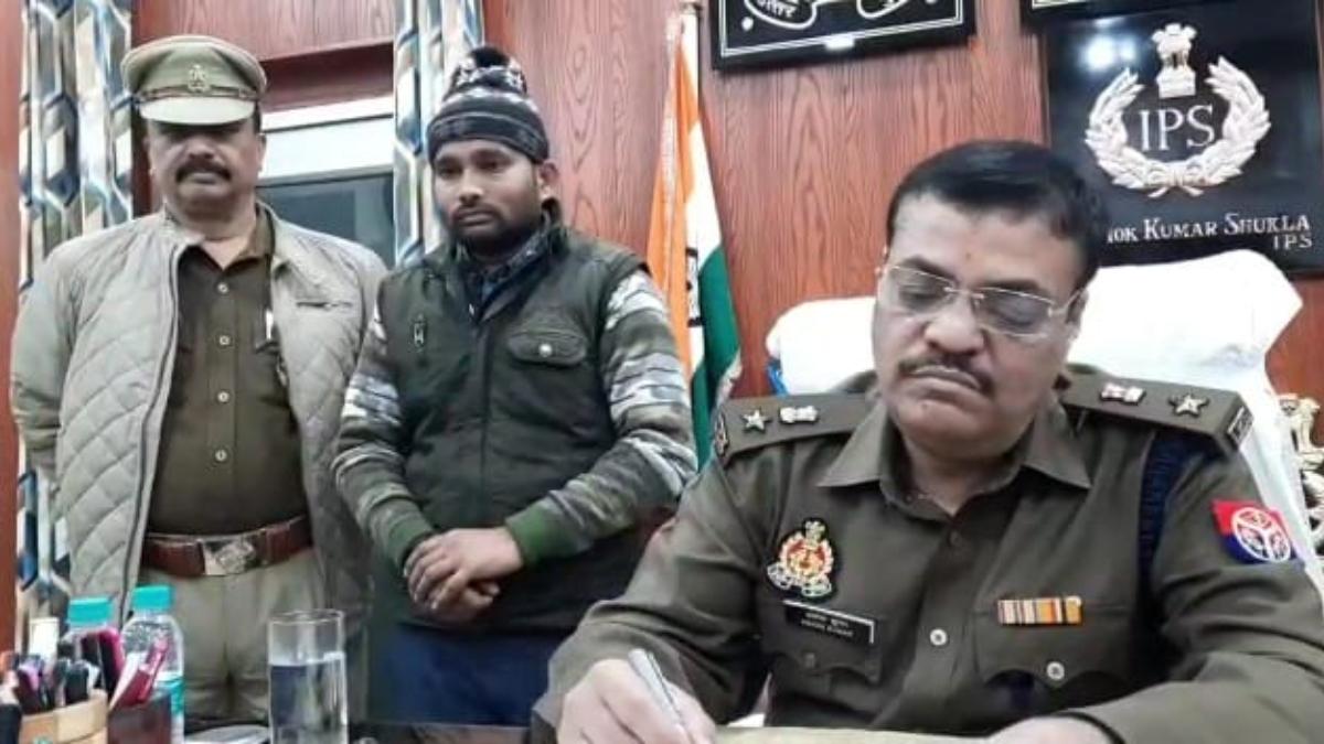 पुलिस की गिरफ्त में आरोपी