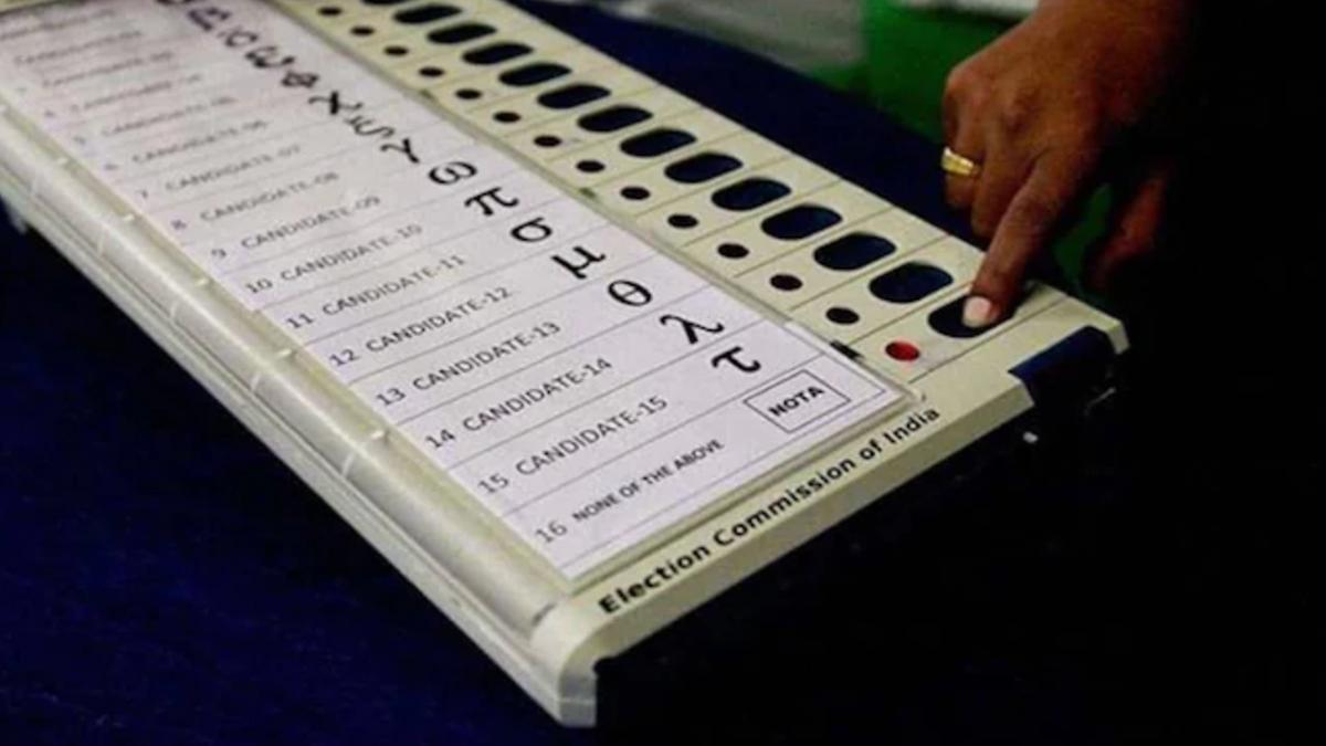 रिमोट वोटिंग मशीन से प्रवासी भी वोट डाल सकेंगे. (प्रतीकात्मत तस्वीर)