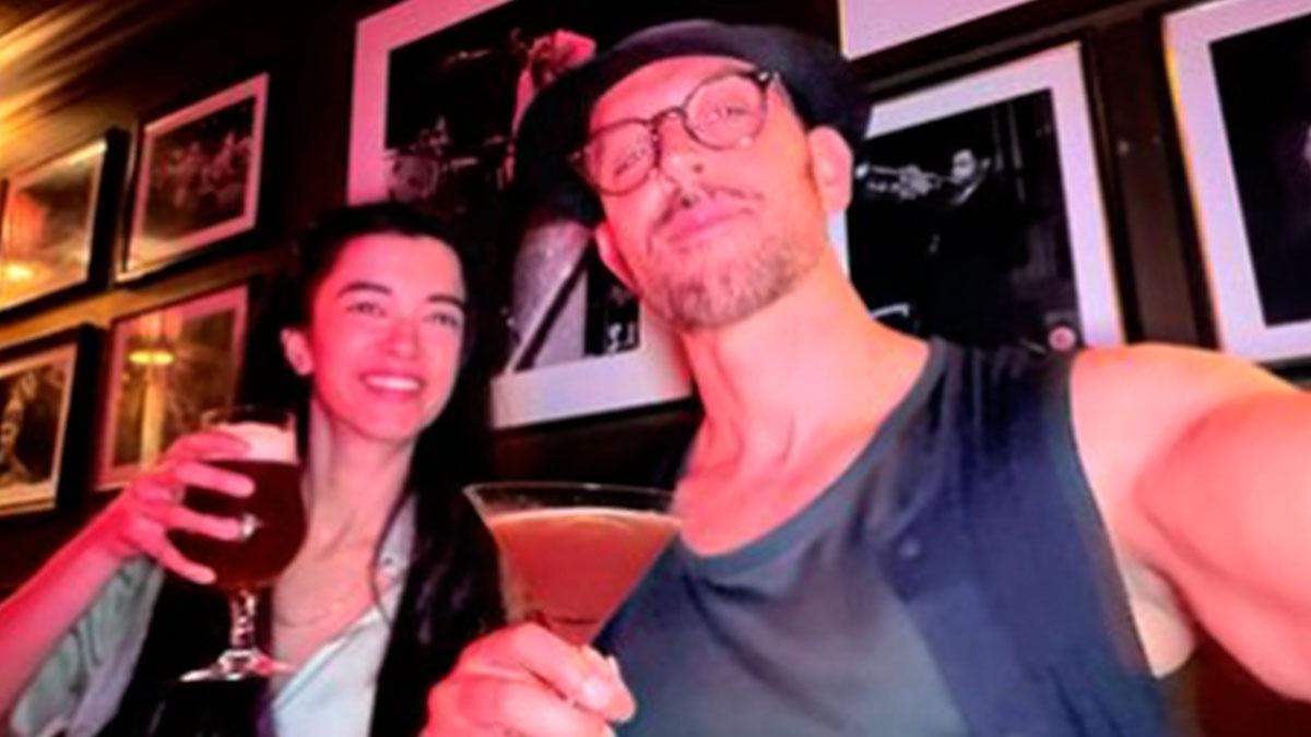 छुट्टियां मनाने विदेश गए ऋतिक-सबा, यूजर्स ने किया ट्रोल-Hrithik-Saba went abroad for holidays, users trolled