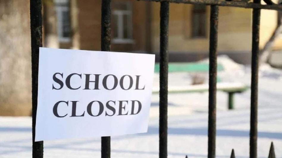 School Closed ठंड के सितम के बीच इस राज्य ने बढ़ाई छुट्टियां, 9 जनवरी