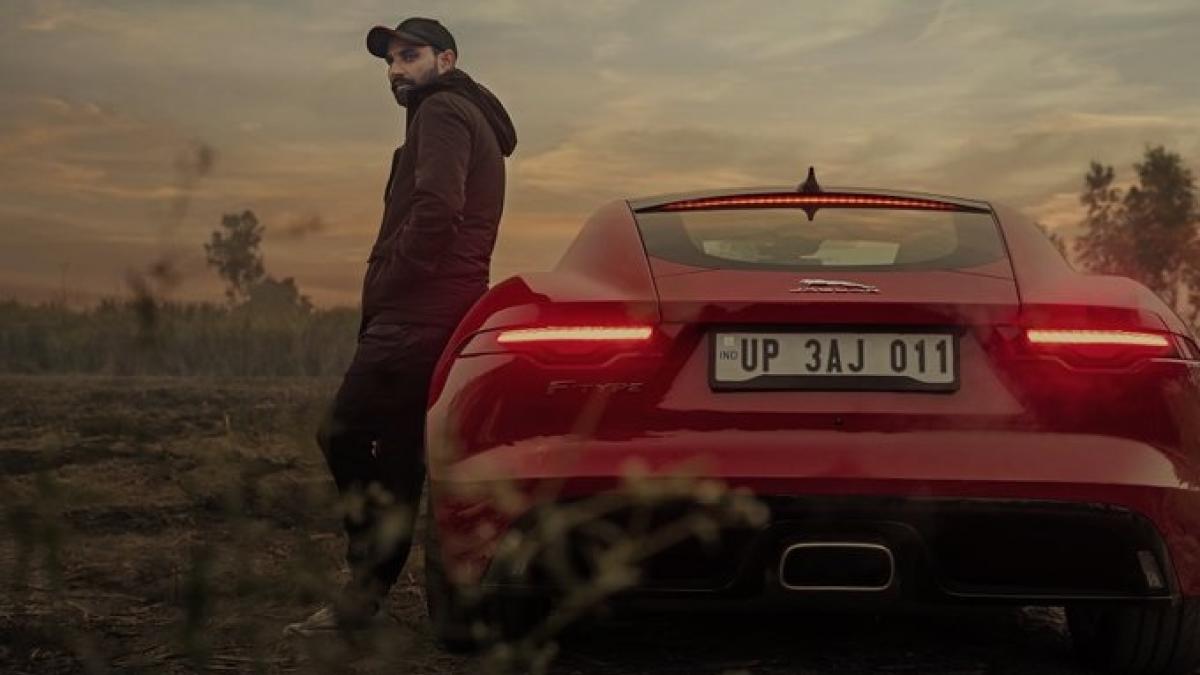 मोहम्मद शमी ने डाली जैगुआर के साथ फोटो