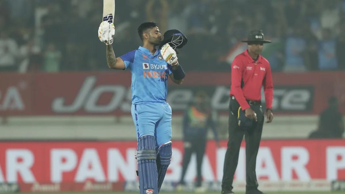 सूर्यकुमार यादव क्या बना पाएंगे जगह?