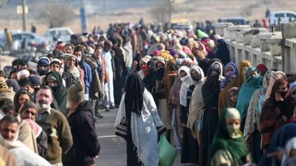 खजाना खाली... बत्ती गुल... अब पाकिस्तान के 62 लाख लोगों के रोजगार पर संकट - The explosion of unemployment in Pakistan Crisis on employment of 62 lakh people know the details tutd - AajTak