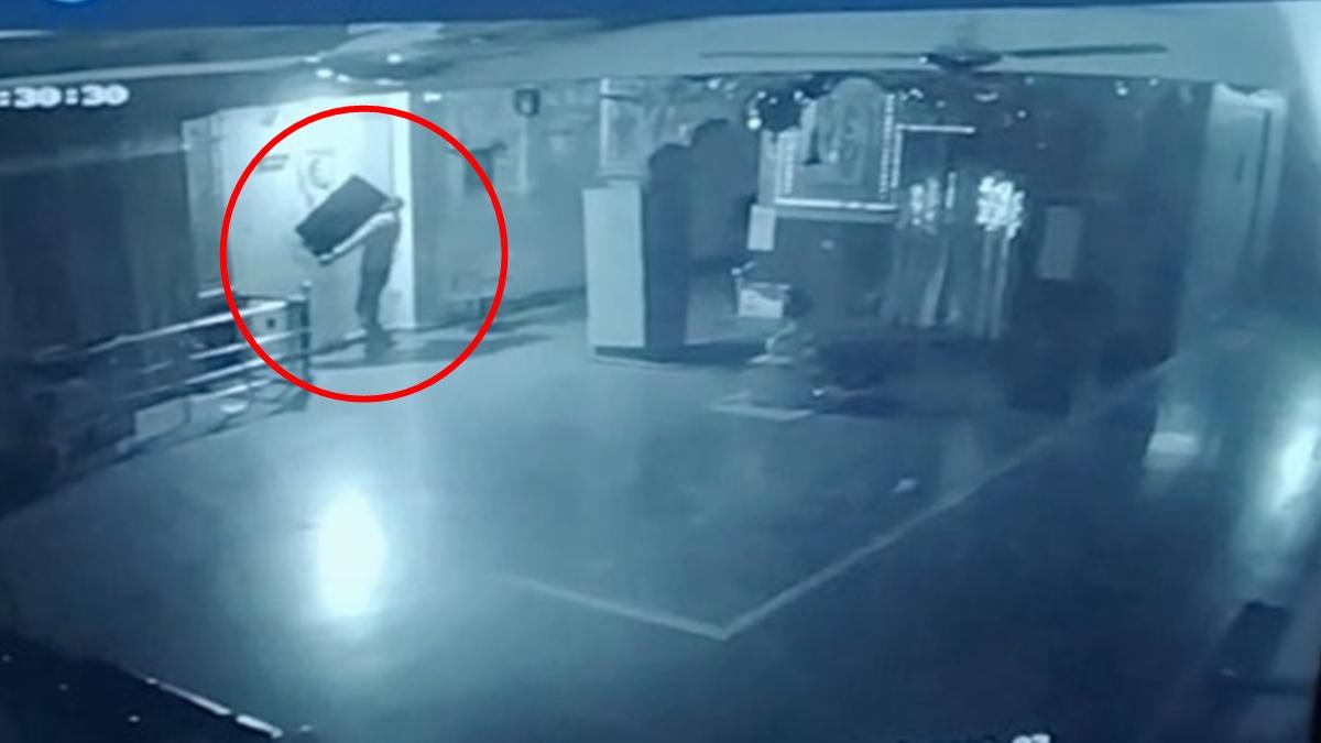 चोरी की घटना CCTV में कैद