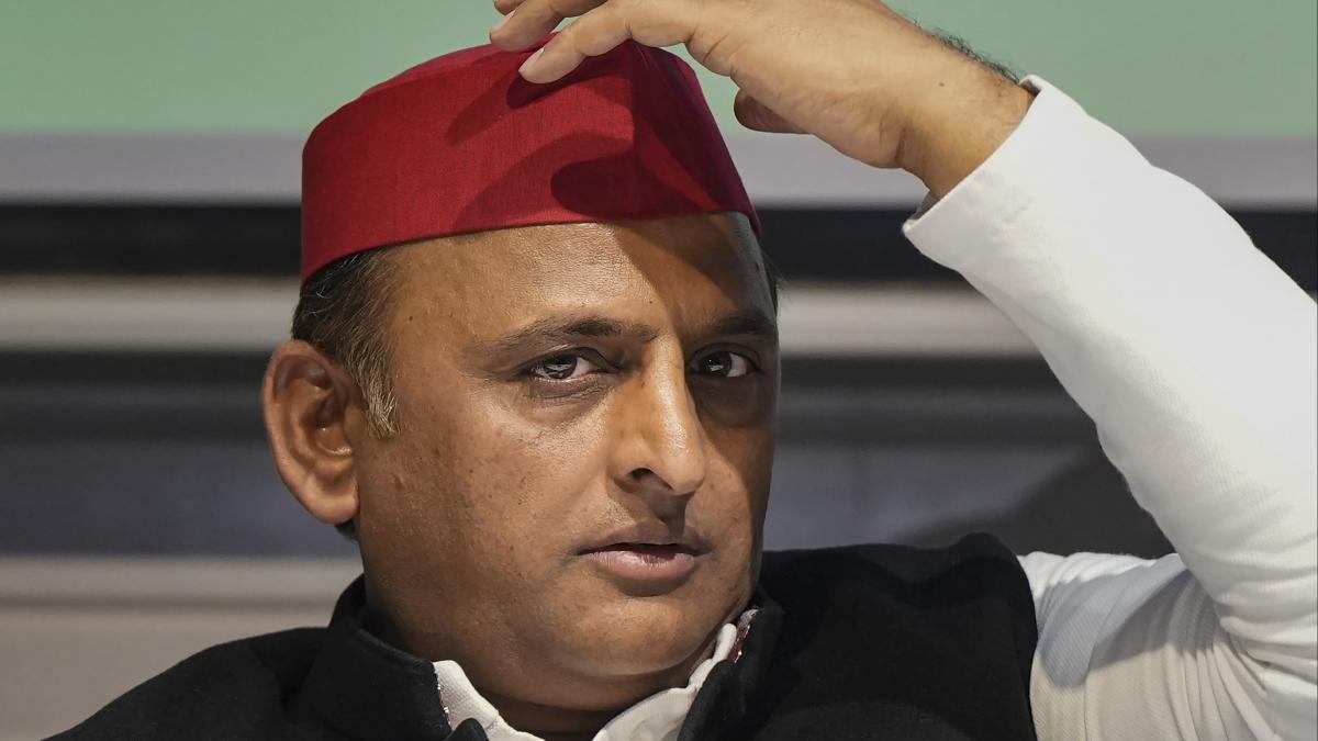 अखिलेश यादव ने बनाई यंग टीम