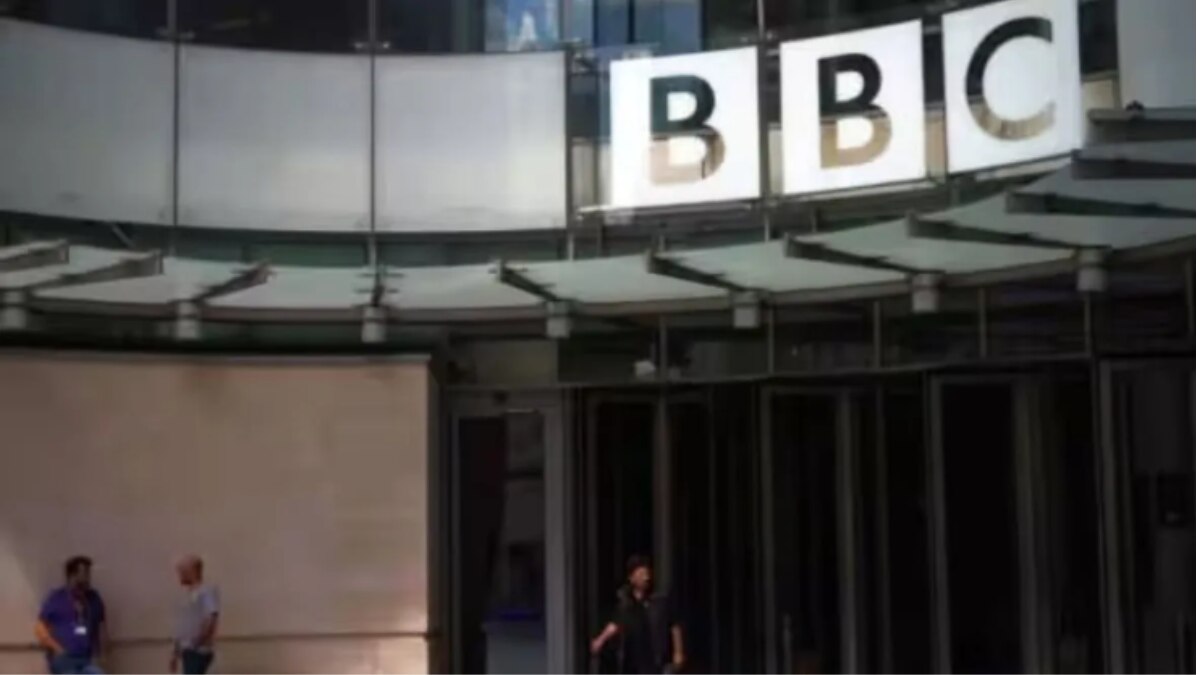 इनकम टैक्स की टीम ने BBC ऑफिस में छापा मारा है 
