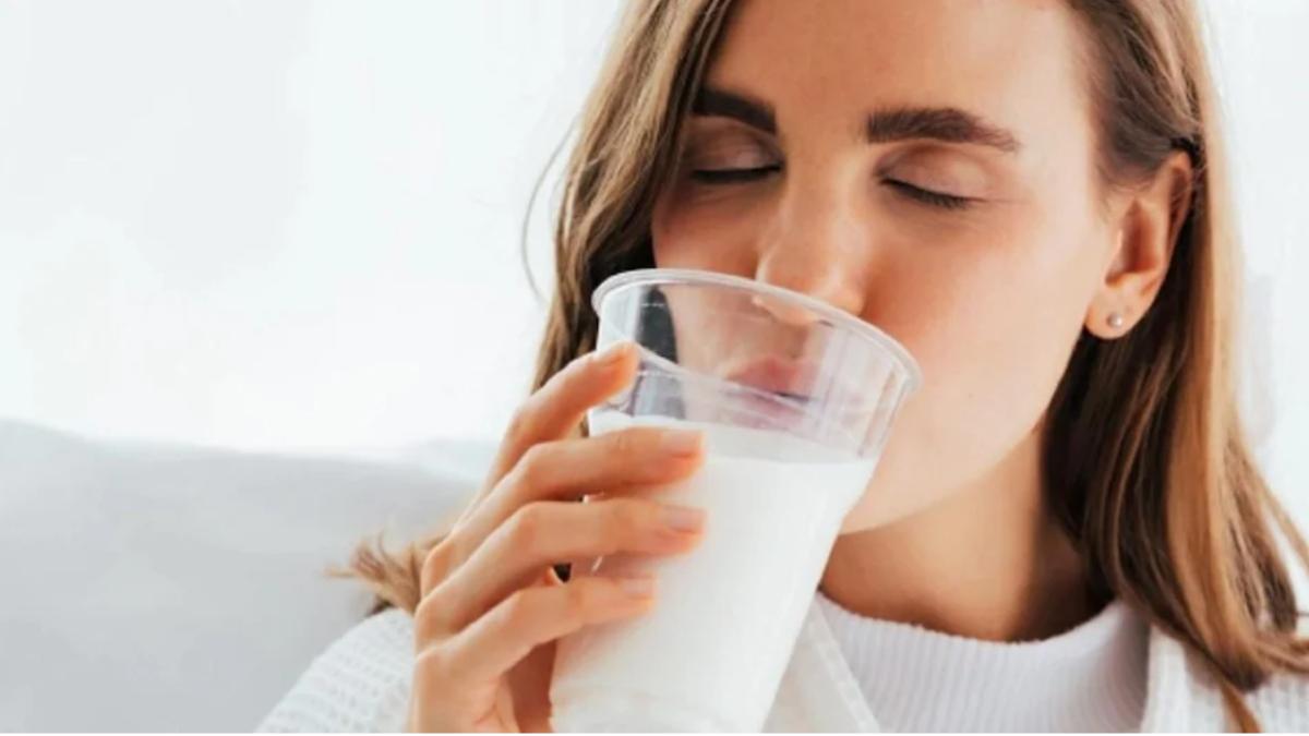 Calcium Deficiency: इन चीजों में होता है डेयरी प्रोडक्ट से भी ज्यादा मात्रा में कैल्शियम, जरूर करें ट्राई