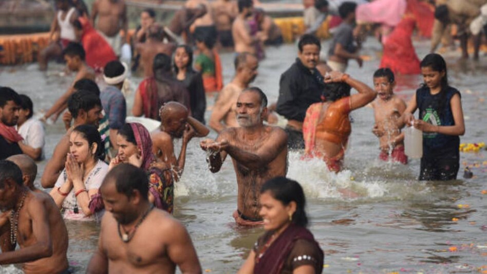 Somvati Amavsya 2023: सोमवती अमावस्या पर आज बन रहा है शुभ संयोग, भूलकर न करें ये गलतियां - somvati amavasya 2023 know shubh muhurat pujan vidhi yog mistakes tlifdg - AajTak