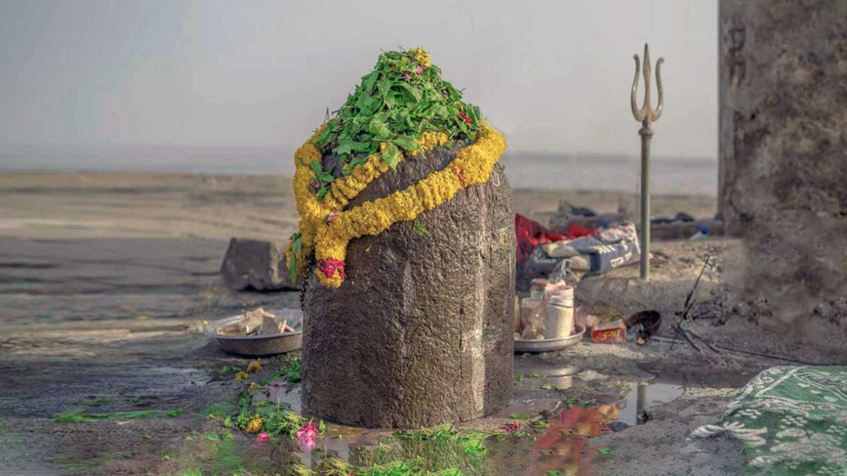 निष्कलंक महादेव का मंदिर