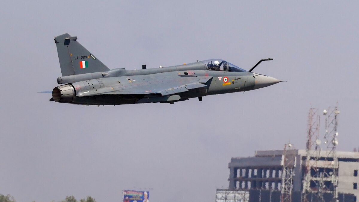 Aero India Show: मेड इन इंडिया 'तेजस MK 1 ए' का जलवा, जल्द इन दो देशों की वायु सेना में हो सकता है शामिल