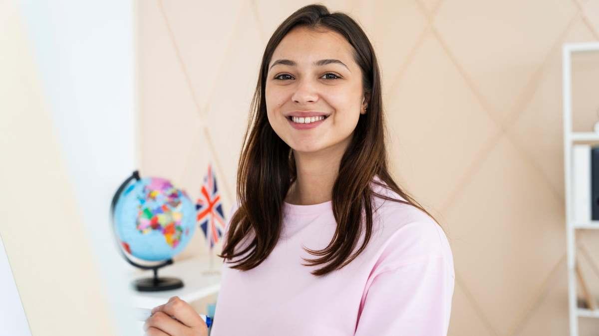 Career Tips फॉरेन लैंग्वेज कोर्स किया है तो मिलेगी मोटी सैलरी, जानें
