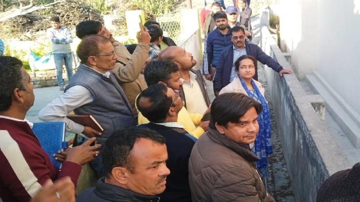 निरीक्षण करने पहुंची संयुक्त टीम