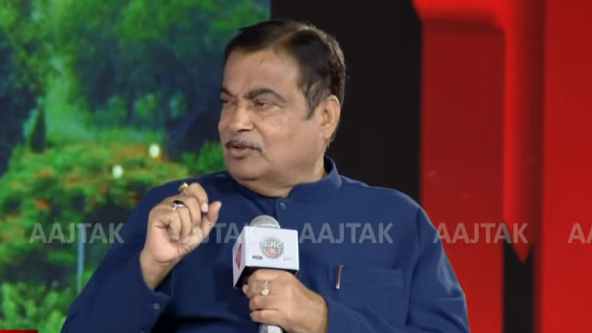 बजट आजतक में सवालों के जवाब देते केंद्रीय मंत्री नितिन गडकरी