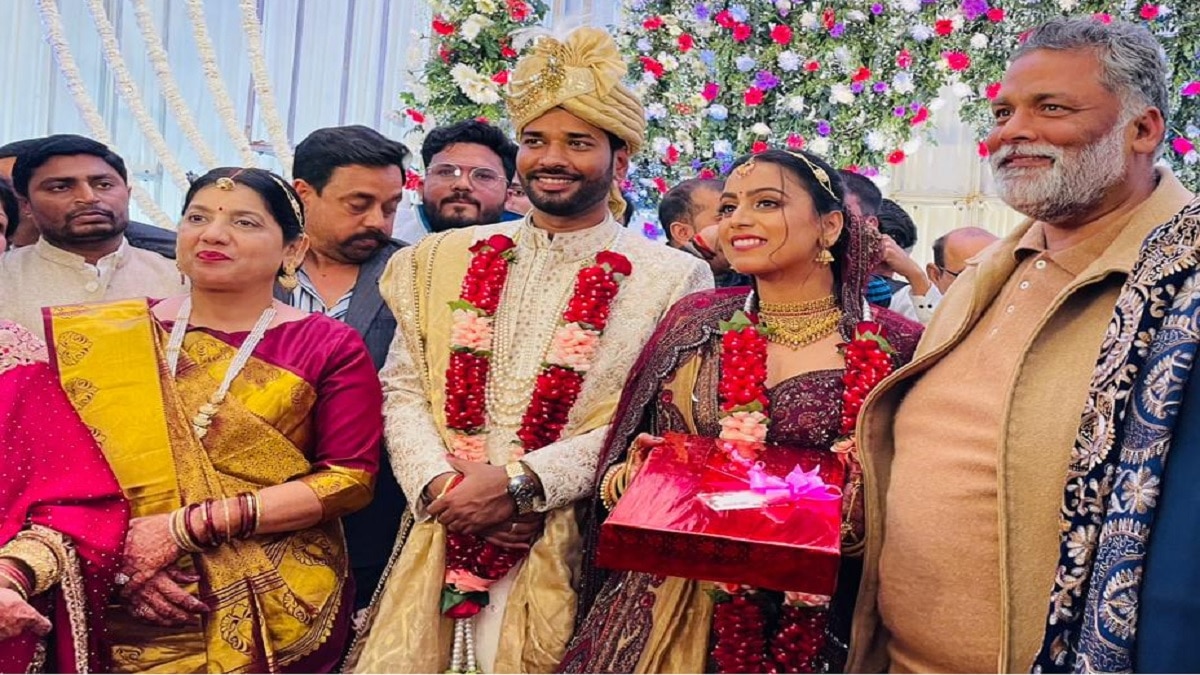 जन अधिकार पार्टी के प्रमुख पप्पू यादव हुए सुरभि आनंद की शादी में शामिल.