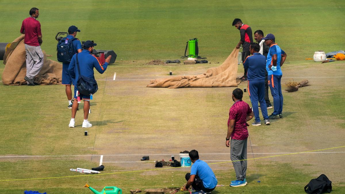 Ind Vs Aus: लाल और काली मिट्टी का क्या है खेल, जिसको लेकर इंदौर की पिच पर मचा है हंगामा!