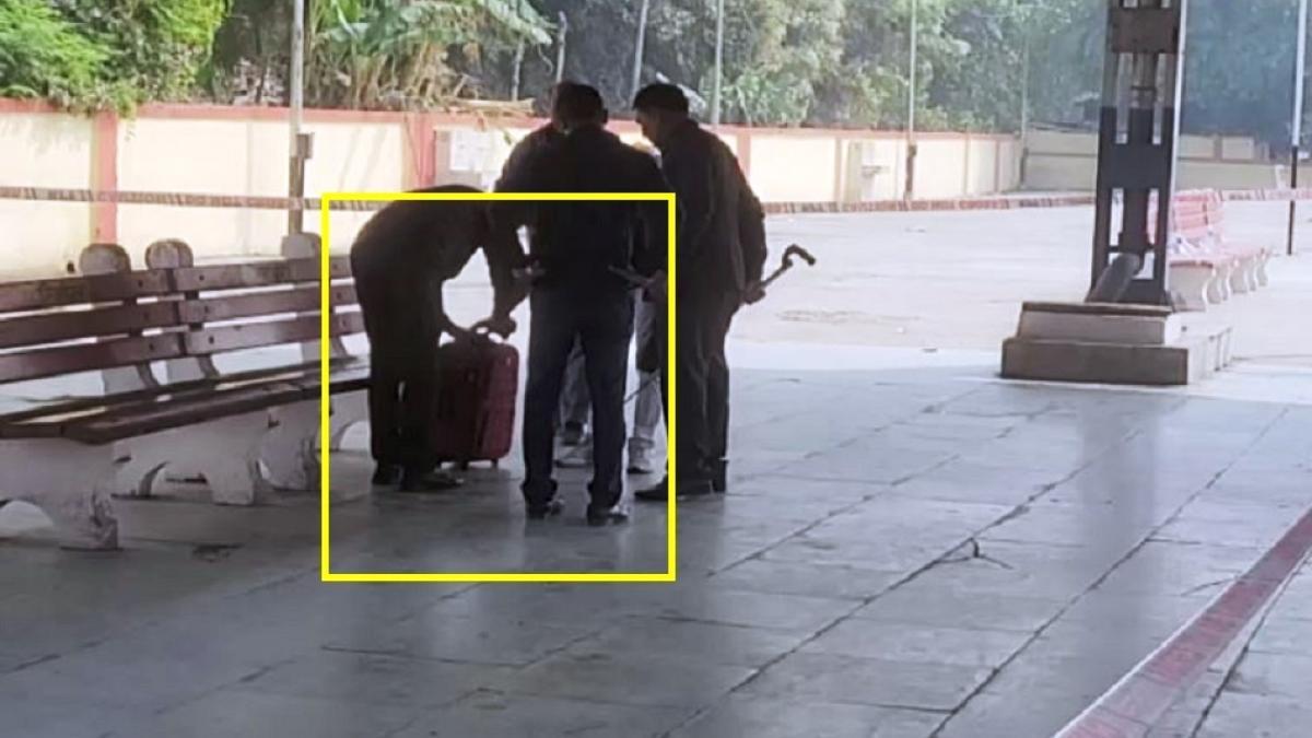 रेलवे स्टेशन पर मिला संदिग्ध बैग