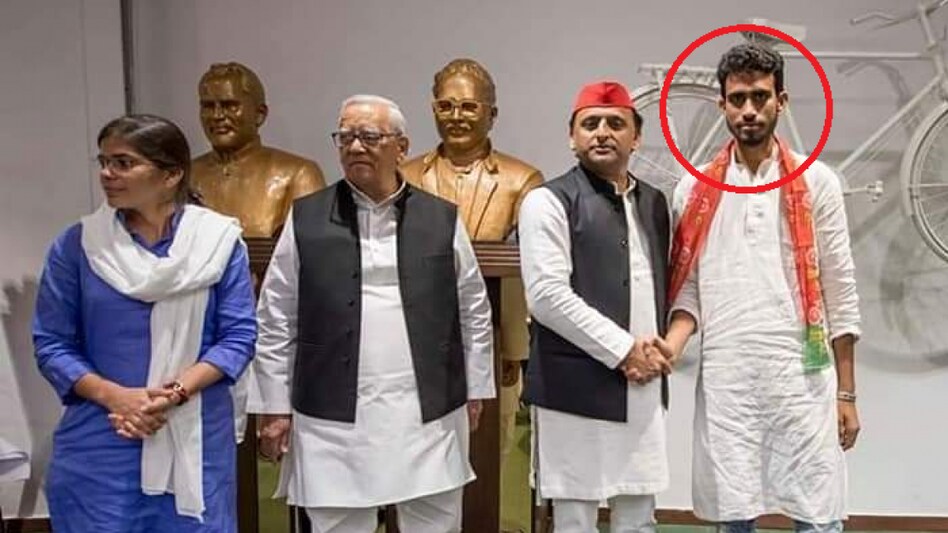 अखिलेश के साथ सदाकत (फाइल फोटो)