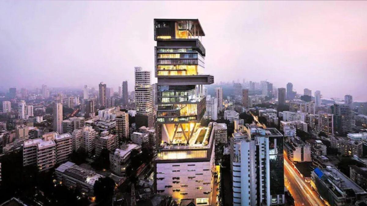 मुंबई में नामचीन लोगों के घरों को बम से उड़ाने की धमकी