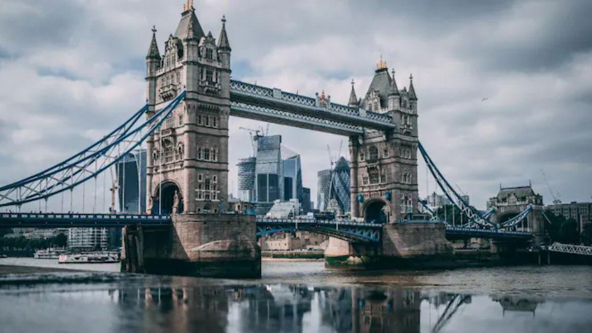 UK में स्कूल बच्चों को मिलेगा भोजन