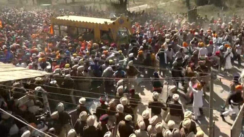 Punjab: तलवारों और बंदूकों के साथ प्रदर्शन, थाने पर कब्जा... 'खालिस्तानी' अमृतपाल के समर्थकों ने किया बवाल - Demonstration swords police station captured Supporters Khalistani ...